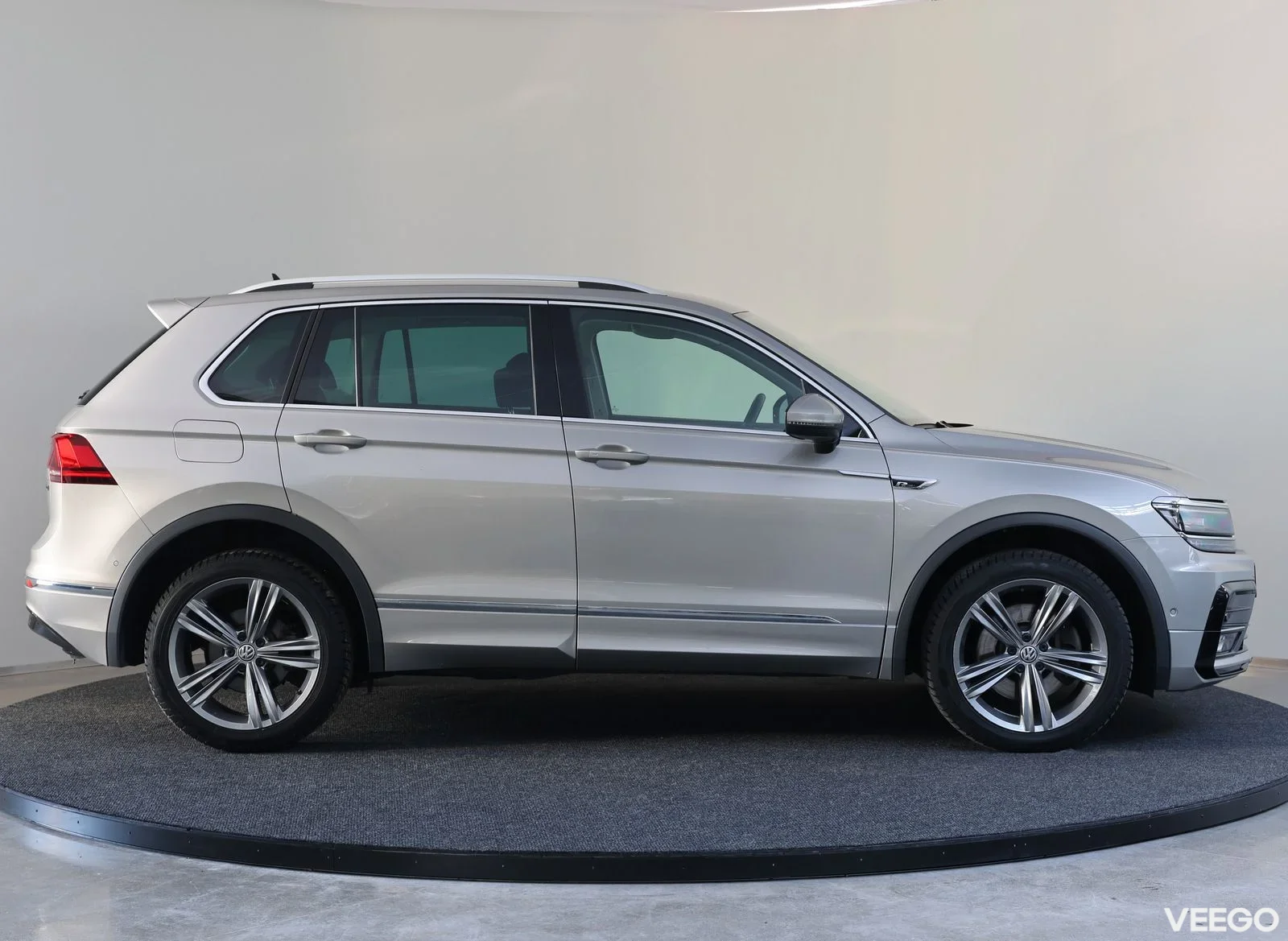 Volkswagen Tiguan 4Motion R-Line 140kW