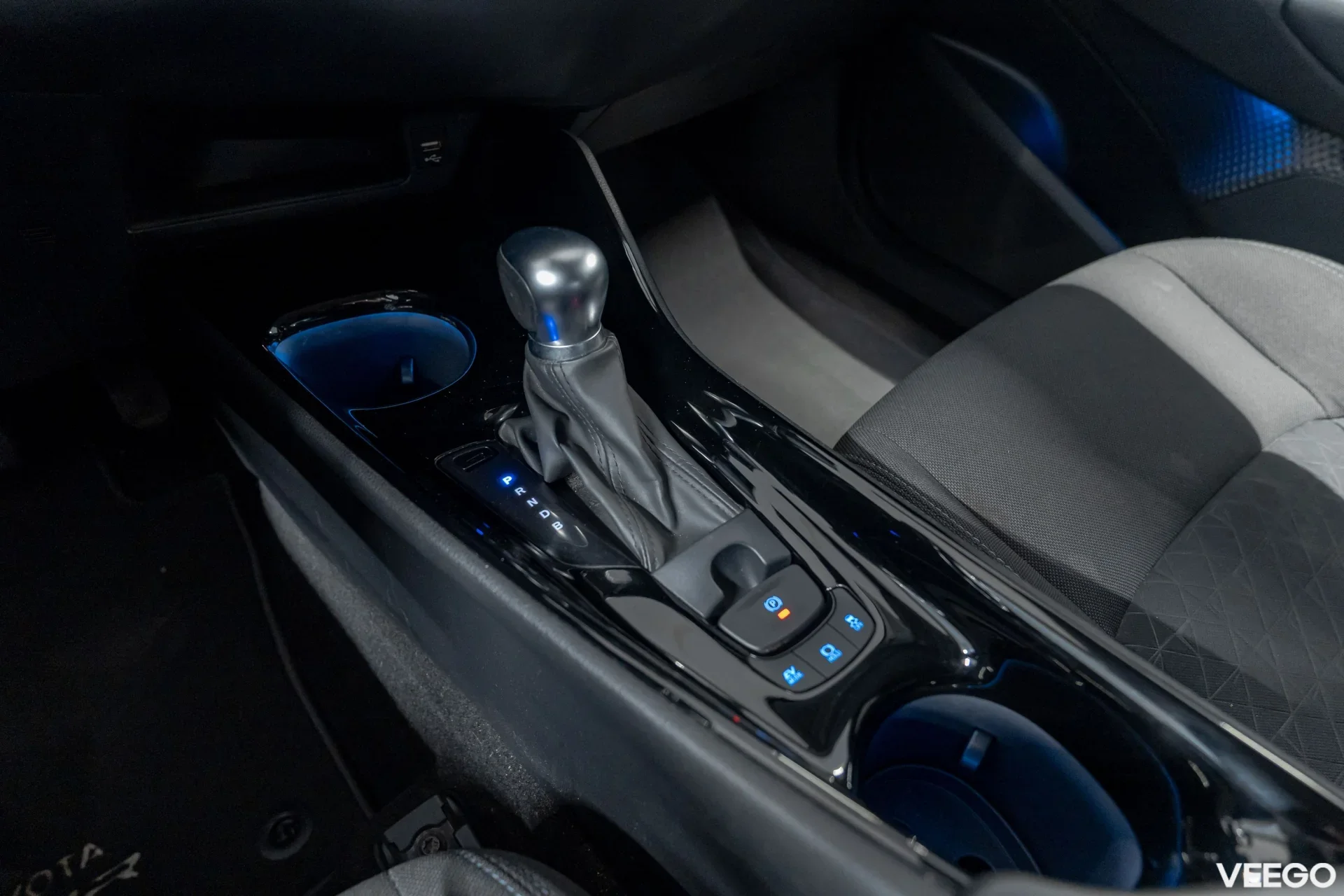 Toyota C-HR Hybrid Style e-CVT 1.8 72kW