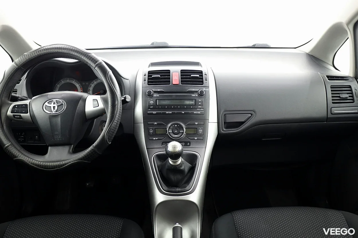 Toyota Auris 1.6 97kW