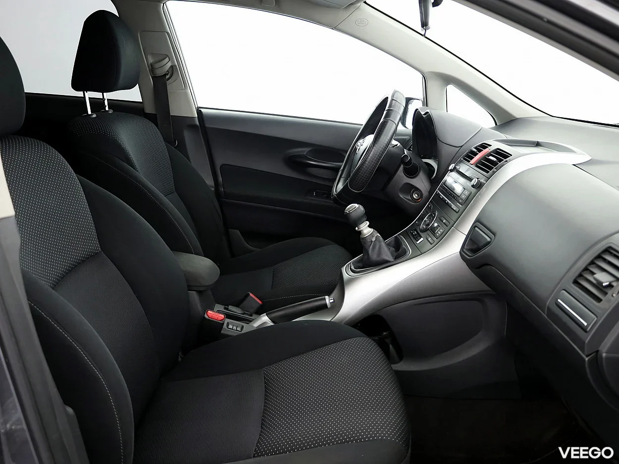 Toyota Auris 1.6 97kW