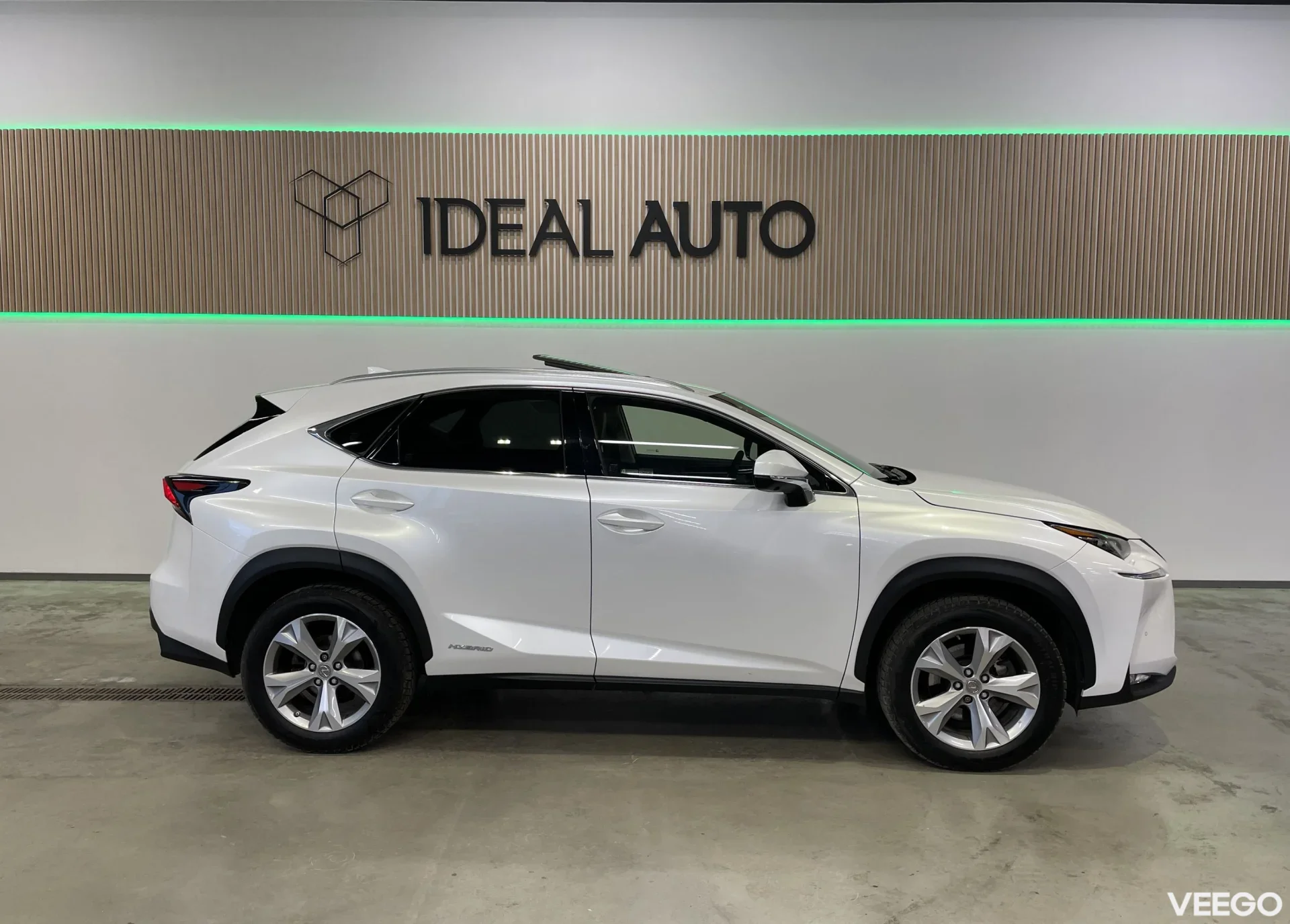 Lexus NX 300h AWD Luxury 114kW