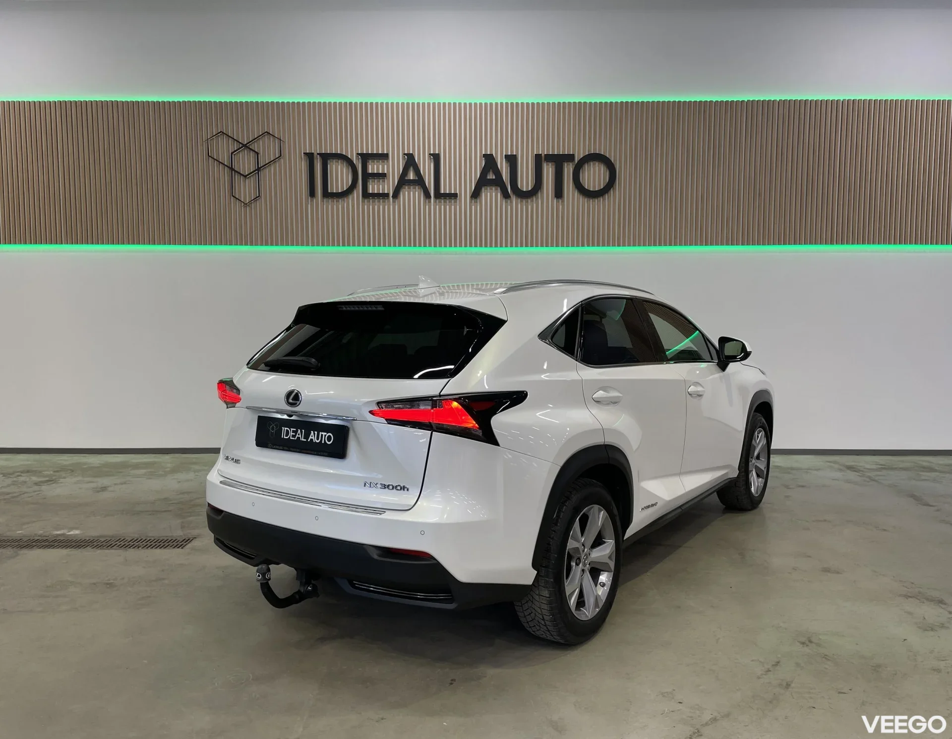 Lexus NX 300h AWD Luxury 114kW