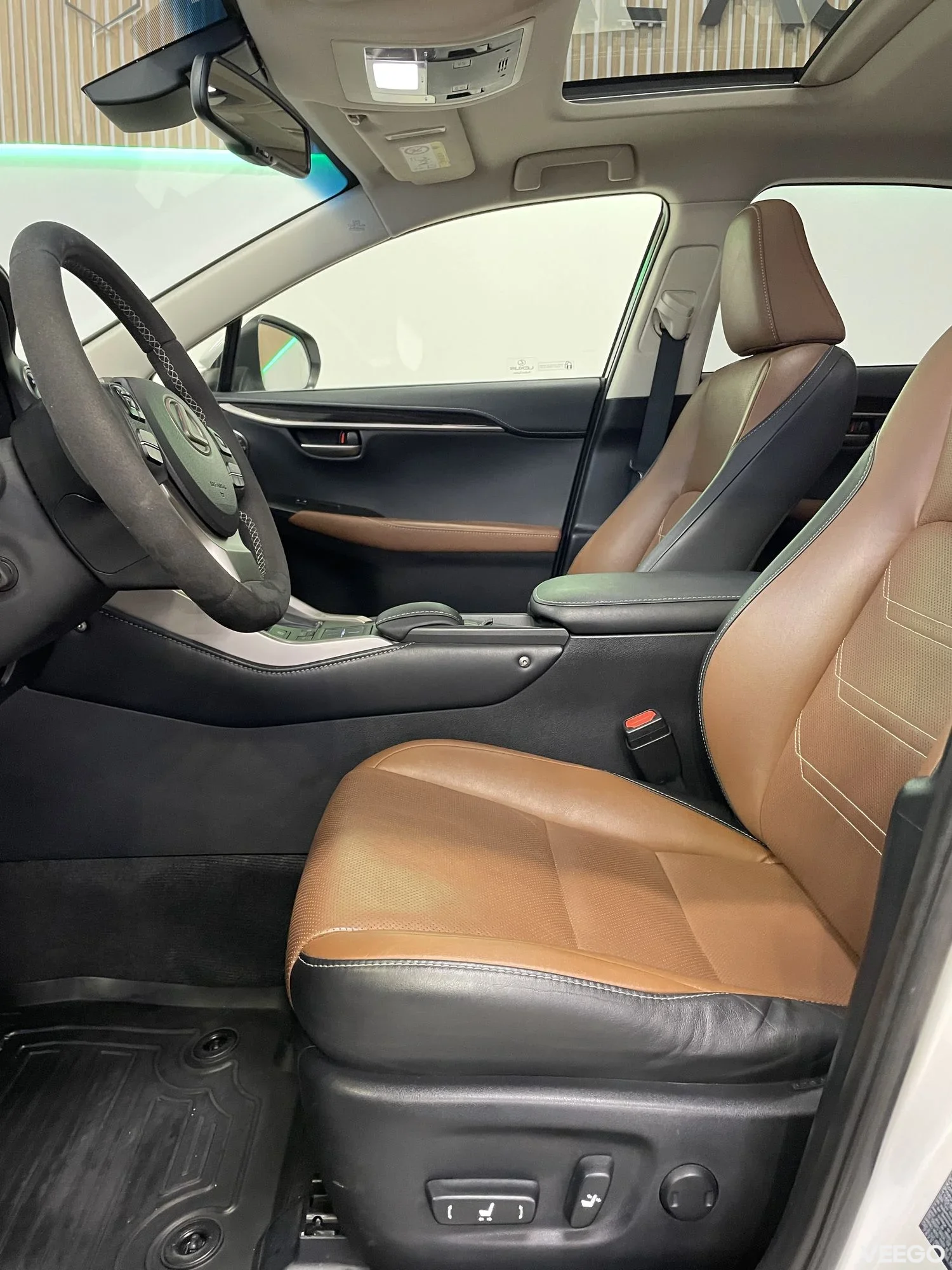 Lexus NX 300h AWD Luxury 114kW