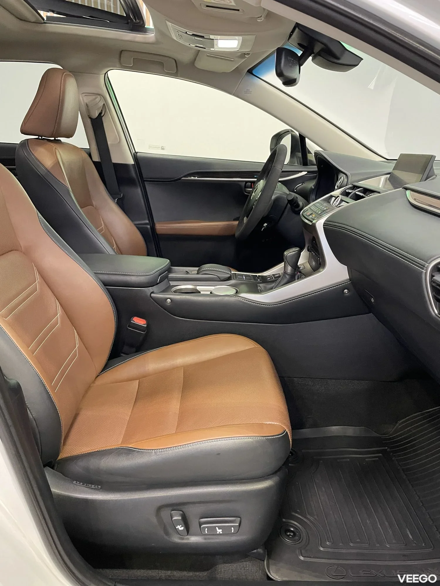 Lexus NX 300h AWD Luxury 114kW