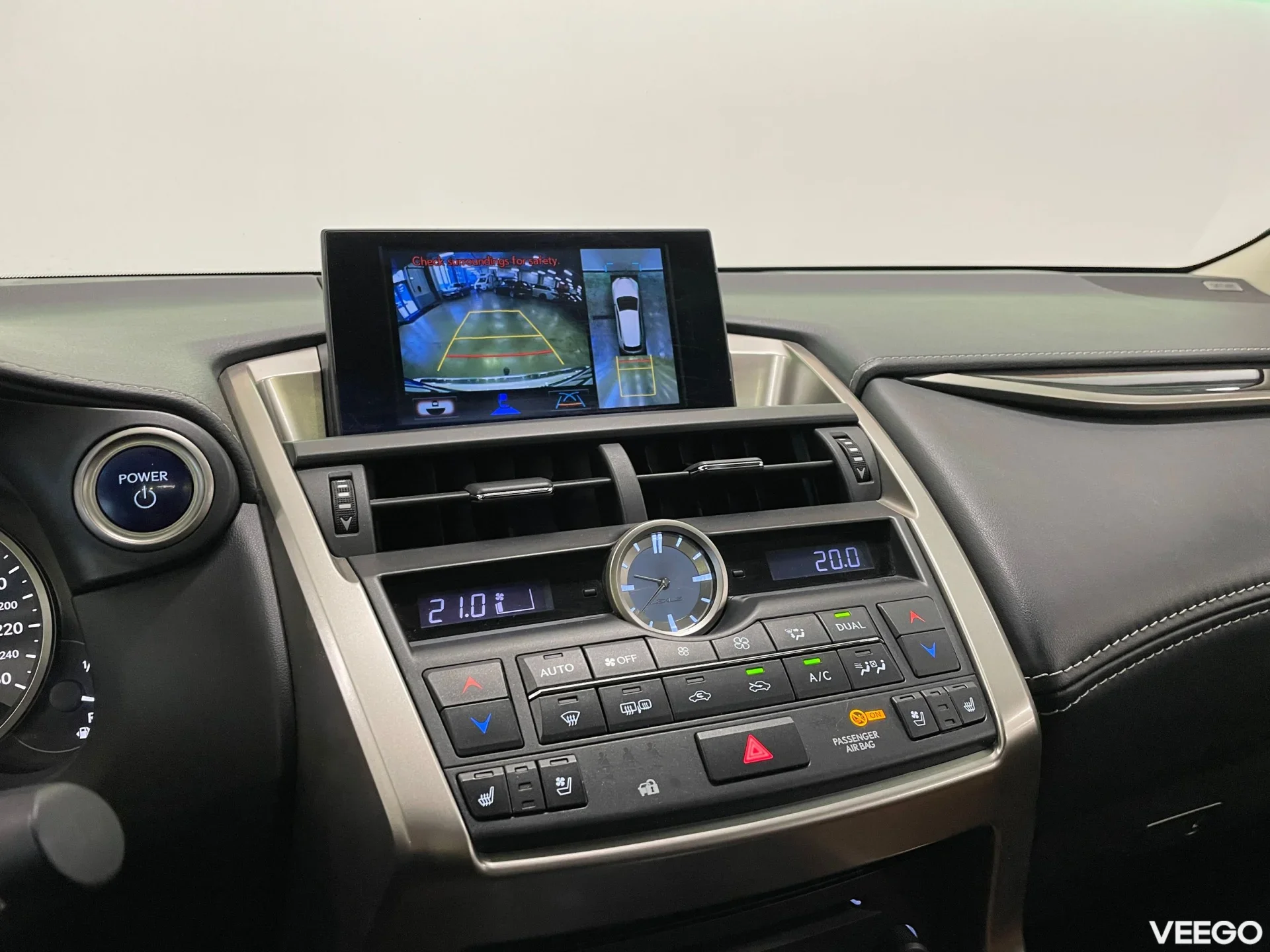 Lexus NX 300h AWD Luxury 114kW