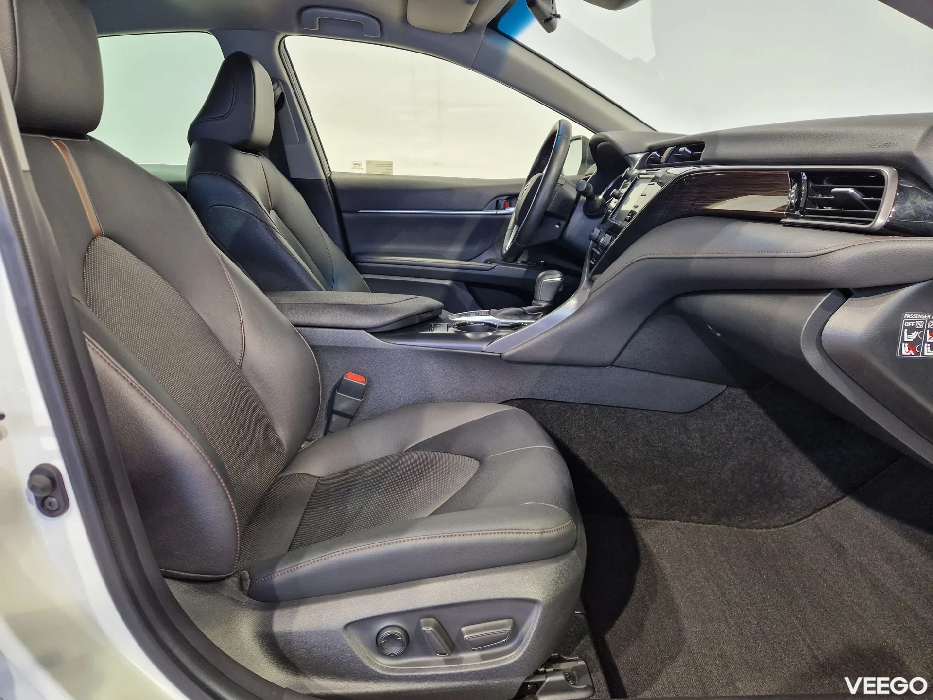 Toyota Camry Luxury Business 2.5 131kW