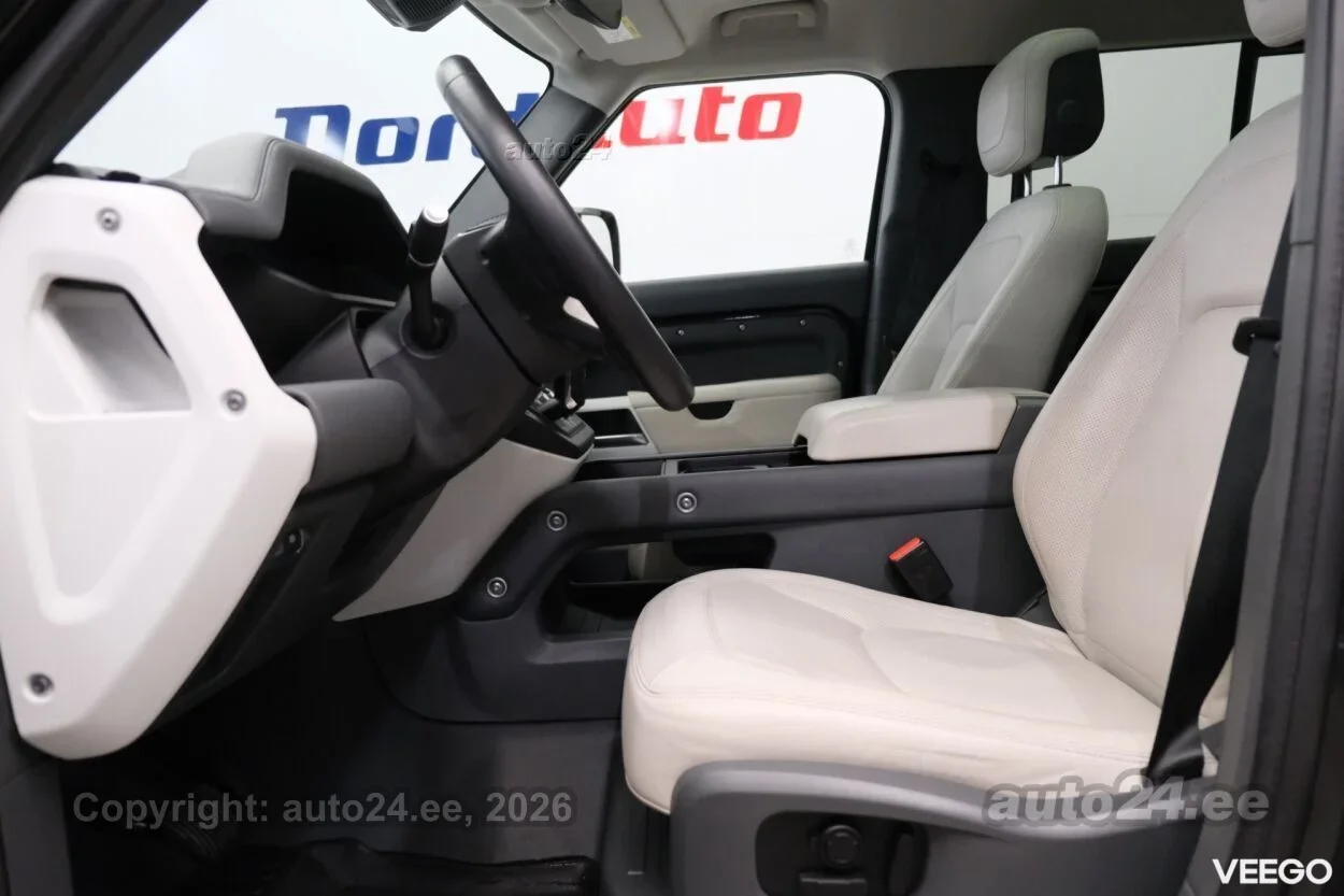 Land Rover Defender Ultimate Black 3 147kW