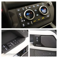 Land Rover Defender Ultimate Black 3 147kW thumbnail