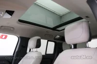 Land Rover Defender Ultimate Black 3 147kW thumbnail