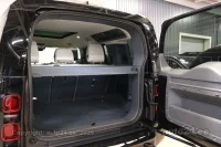 Land Rover Defender Ultimate Black 3 147kW thumbnail