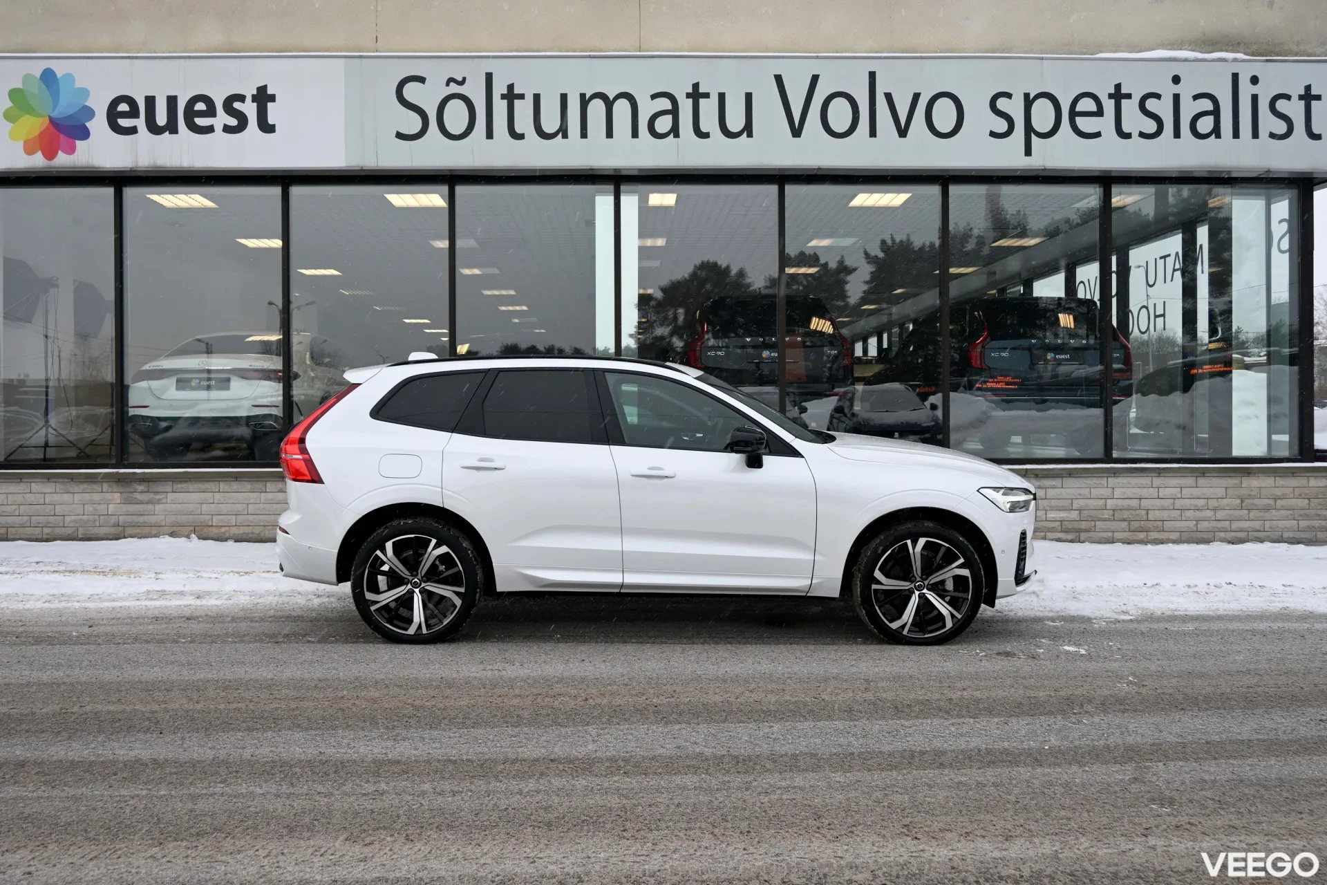 Volvo XC60 AWD T6 ULTRA DARK XENIUM INTELLI SAFE 2 293kW