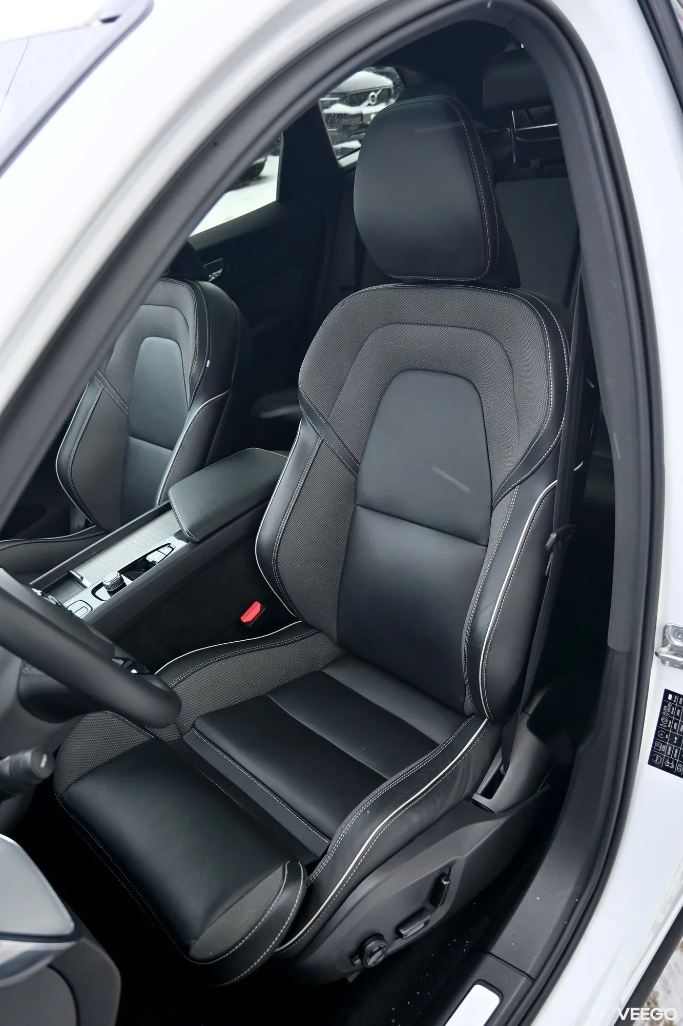 Volvo XC60 AWD T6 ULTRA DARK XENIUM INTELLI SAFE 2 293kW