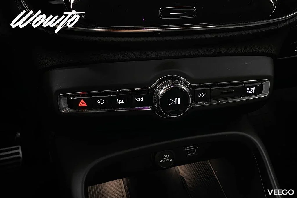 Volvo XC40 Recharge T5 262HK R-Design /Pano /H/K/4.95% 193kW