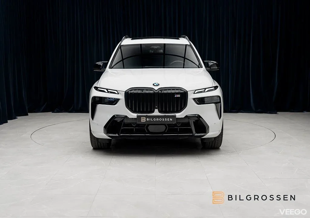 BMW X7 M60i xDrive M Sport Pro Exklusiv 3.99% Sky Lounge B&W MOMS 390kW