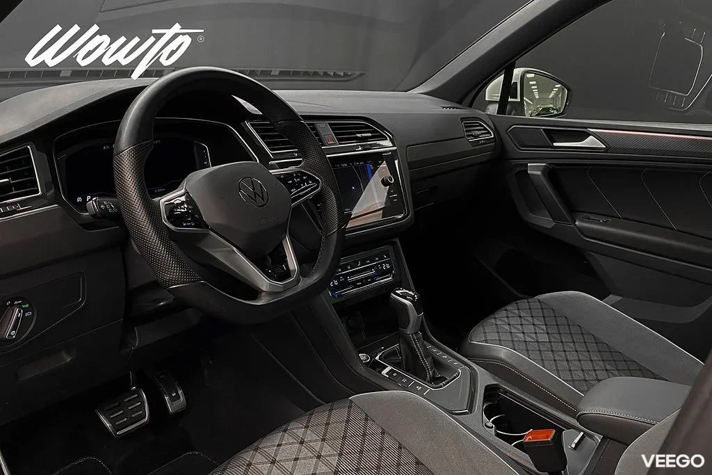 Volkswagen Tiguan eHybrid DSG 245HK R-Line /Pano /Cockpit/4.95% 180kW