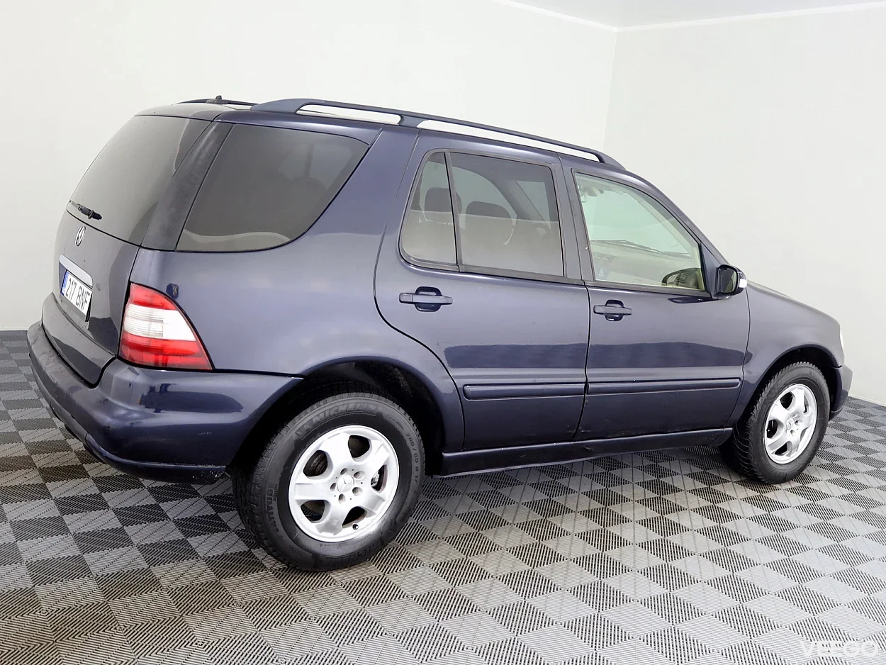 Mercedes-Benz ML270 2.7 121kW