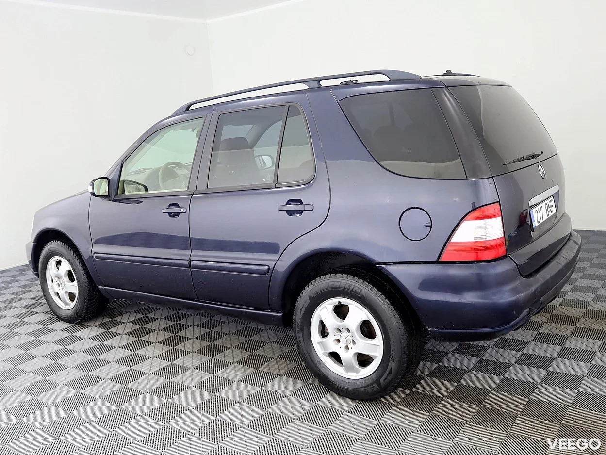 Mercedes-Benz ML270 2.7 121kW