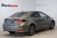 Toyota Corolla Luxury Hybrid 1.8 72kW thumbnail