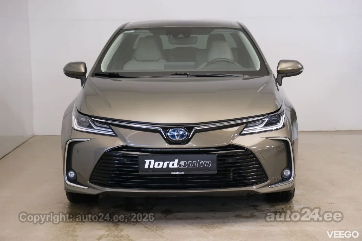 Toyota Corolla Luxury Hybrid 1.8 72kW