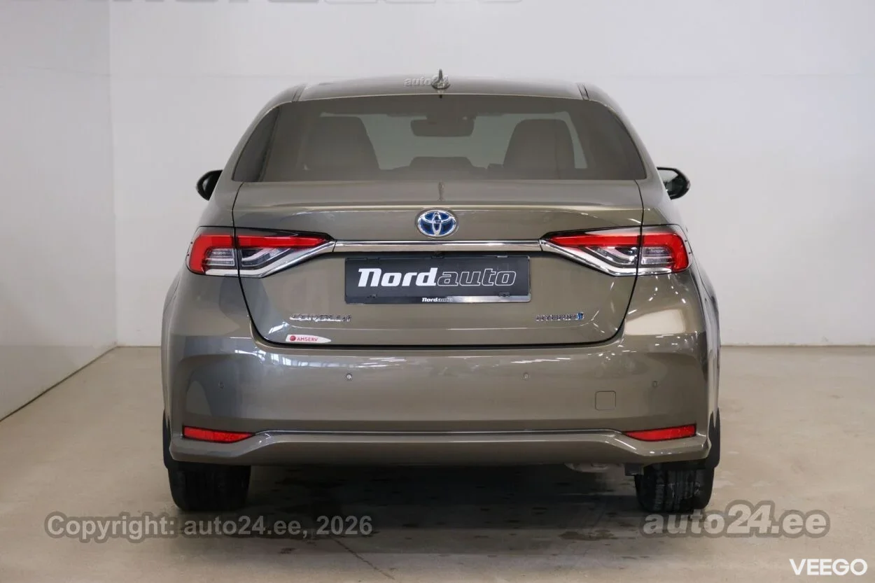 Toyota Corolla Luxury Hybrid 1.8 72kW