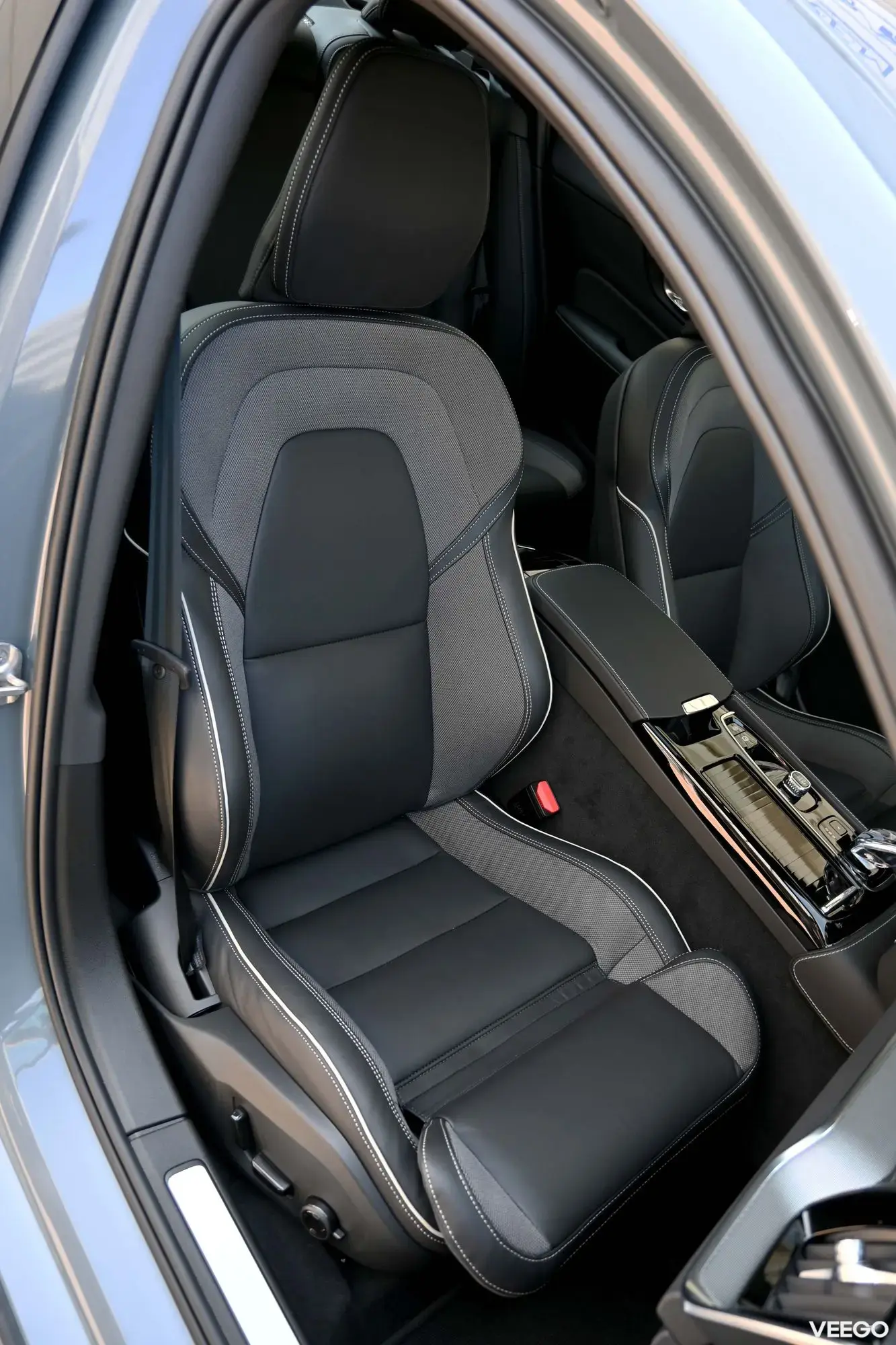 Volvo S60 AWD B&W ULTIMATE DARK XENIUM INTELLI 335kW