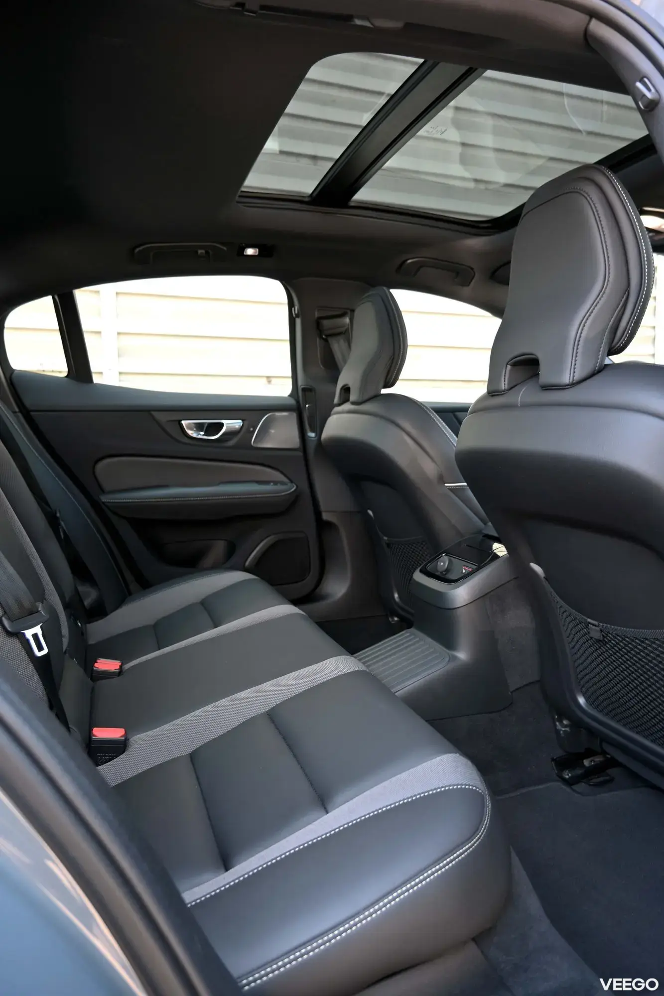 Volvo S60 AWD B&W ULTIMATE DARK XENIUM INTELLI 335kW