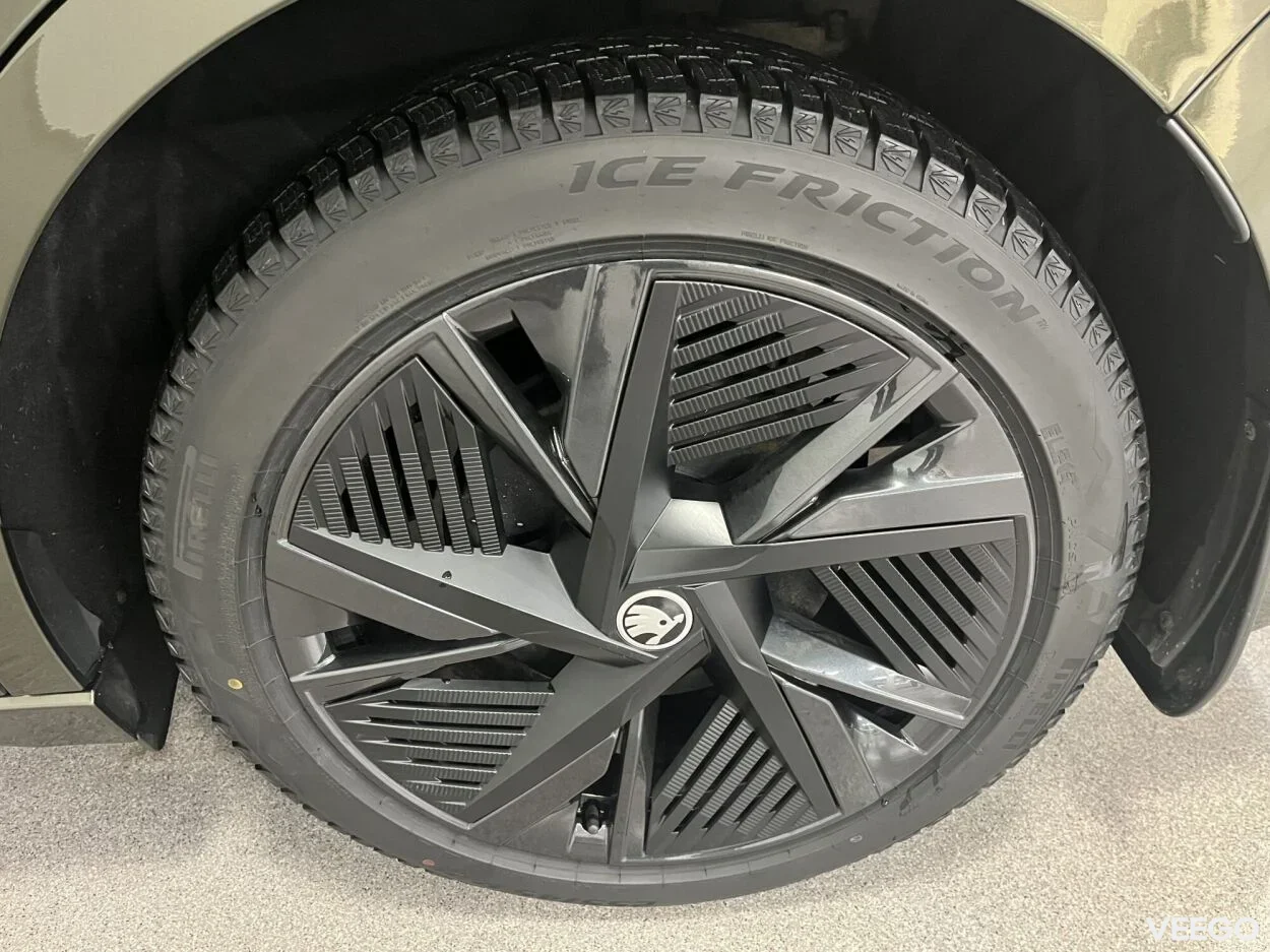 Skoda Enyaq 85x RS / 250kW / 84kWh / 4x4 77kW