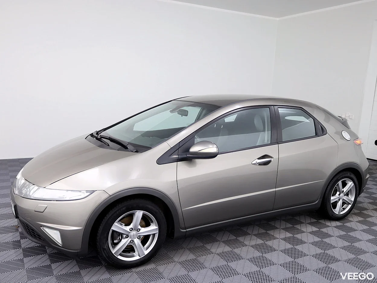 Honda Civic 1.8 104kW