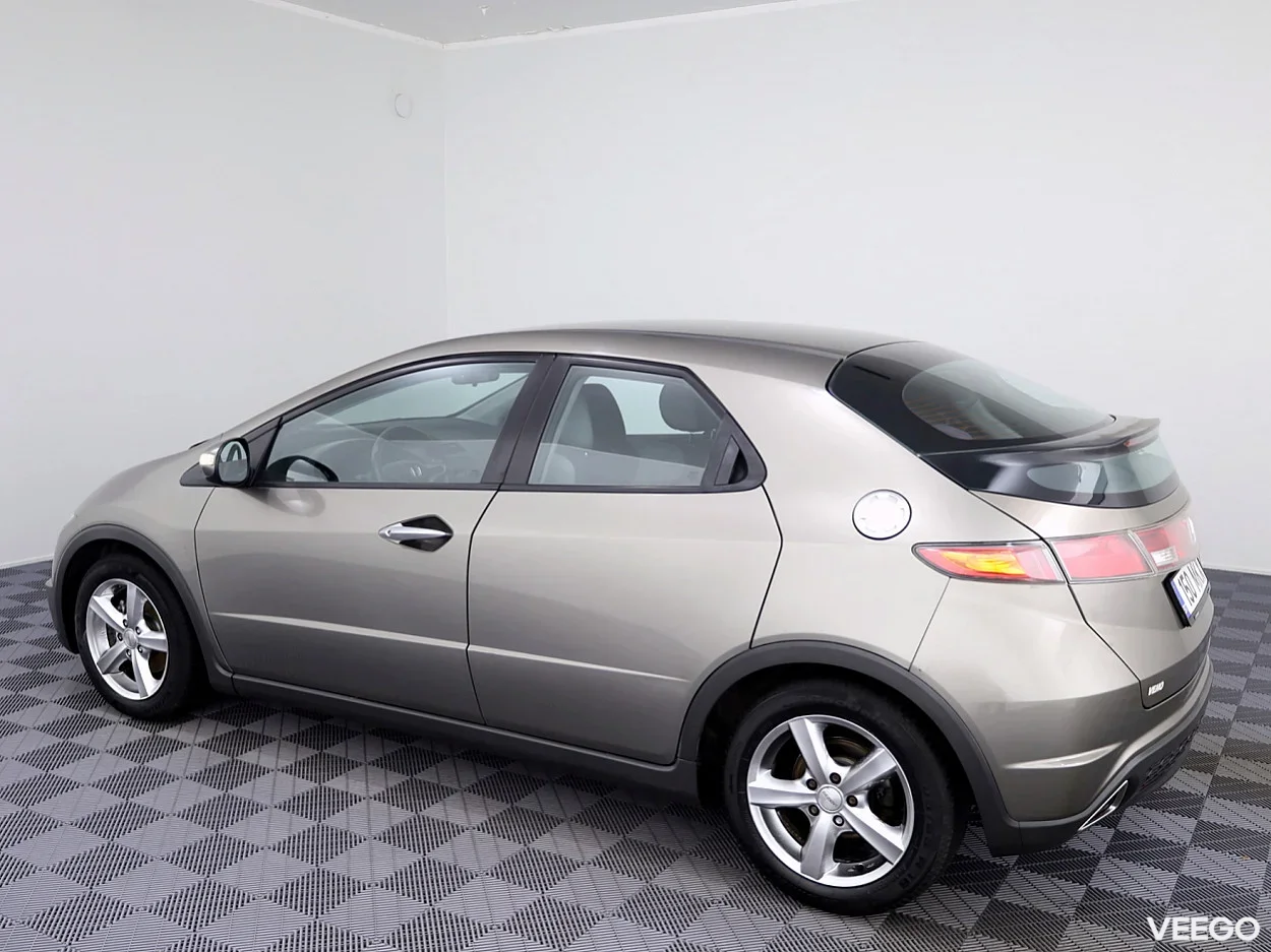 Honda Civic 1.8 104kW