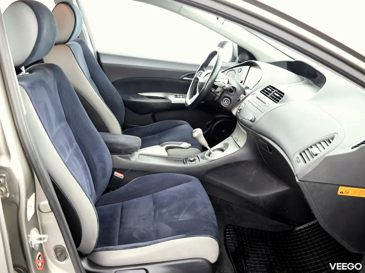 Honda Civic 1.8 104kW