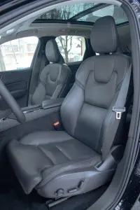 Volvo XC60 AWD DARK Plus Intelli Safe PRO Wntr 2 335kW thumbnail