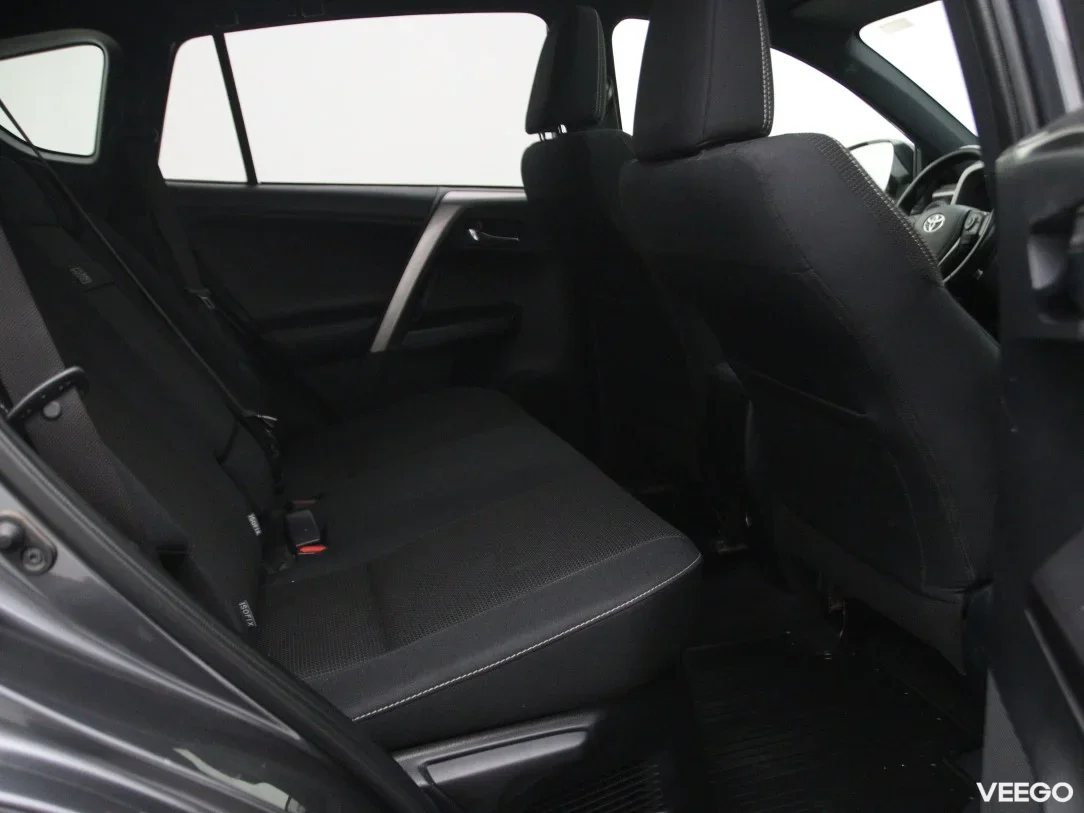 Toyota rav-4 2.5 145kW