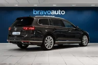 Volkswagen Passat R-Line 4 Motion 140kW thumbnail