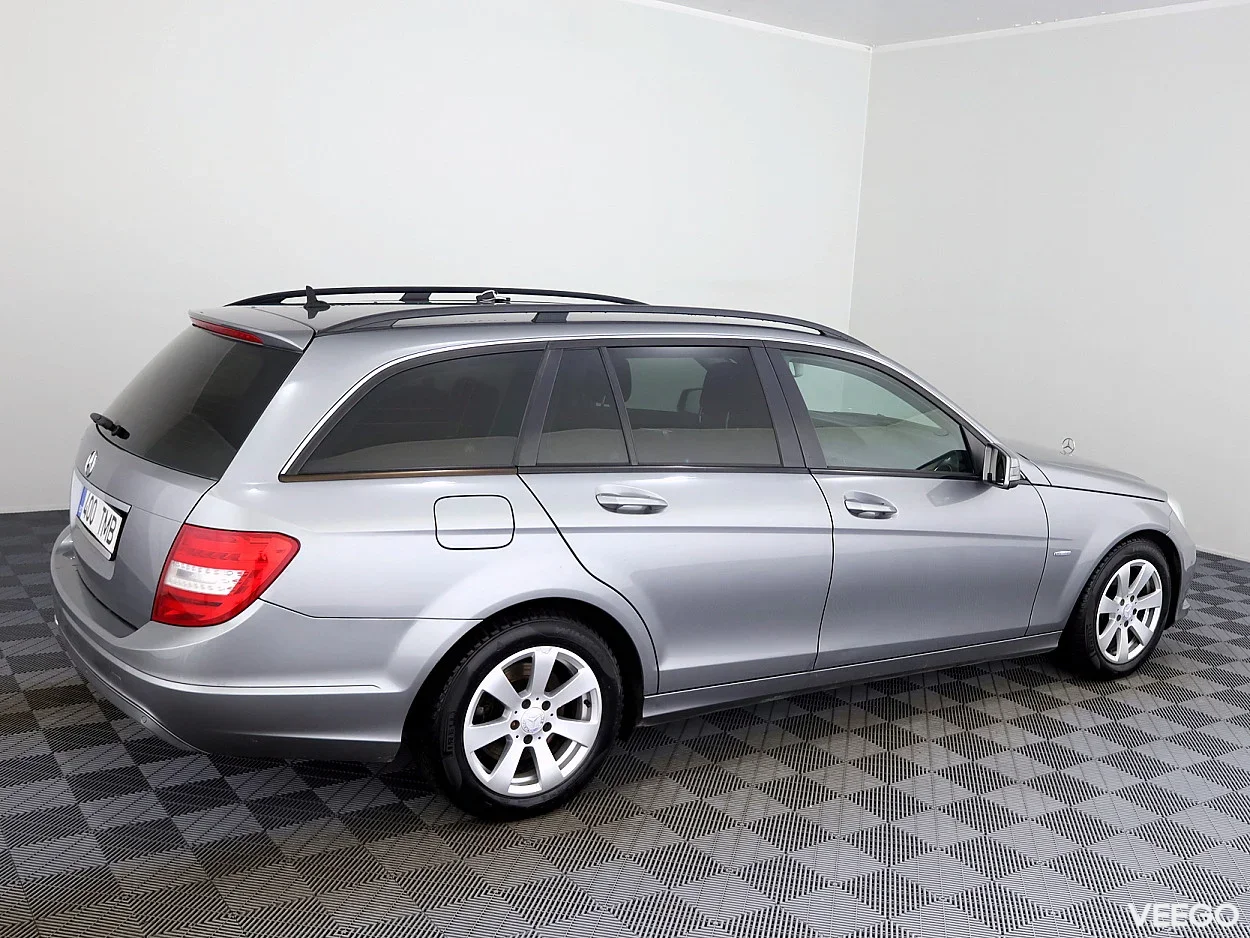 Mercedes-Benz C250 2.1 150kW