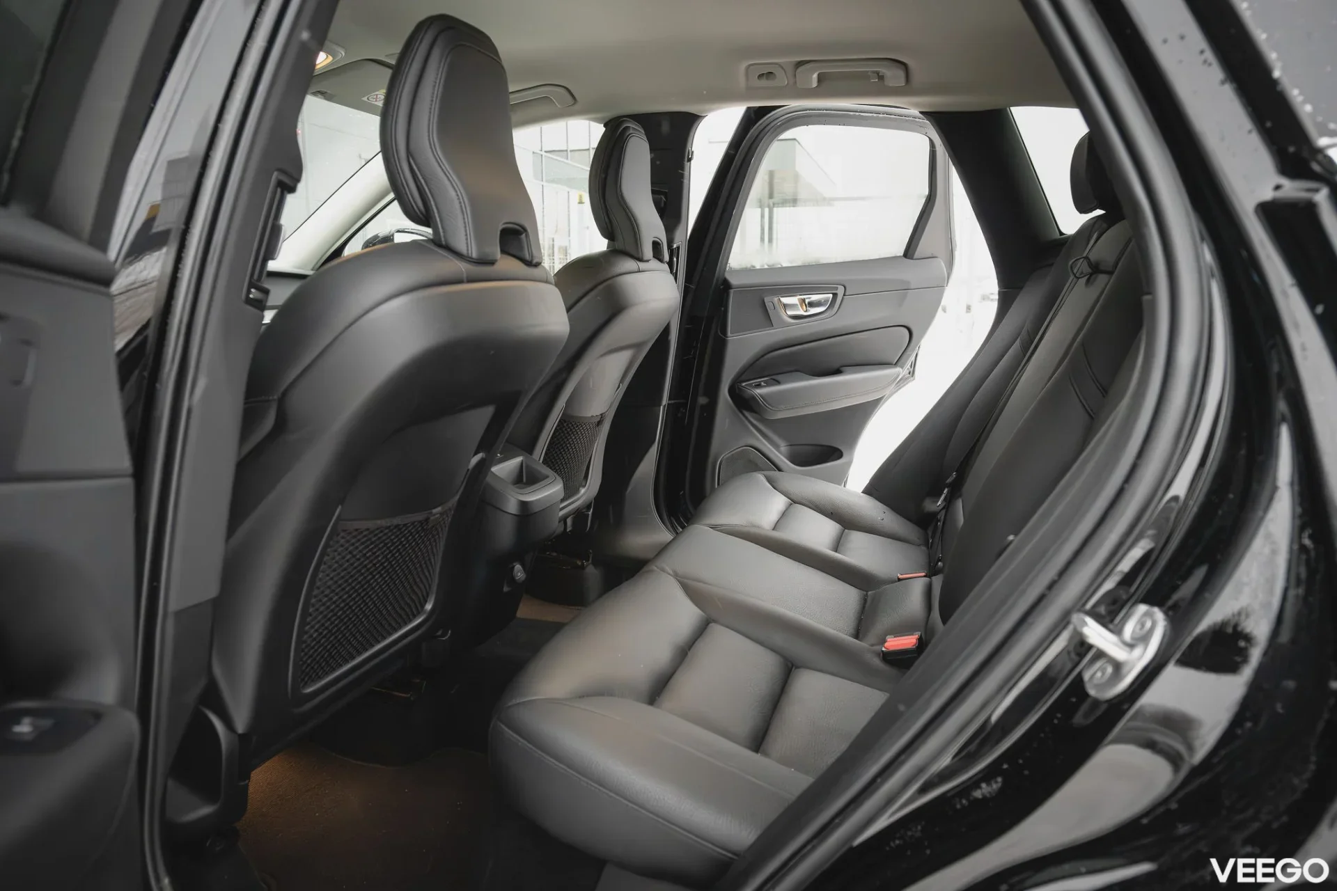 Volvo XC60 Plus Bright AWD Mild Hybrid 2 145kW