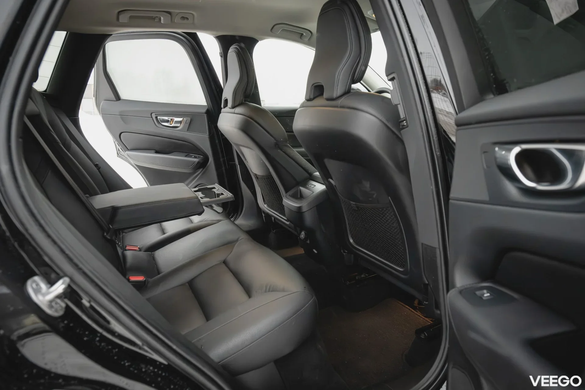 Volvo XC60 Plus Bright AWD Mild Hybrid 2 145kW