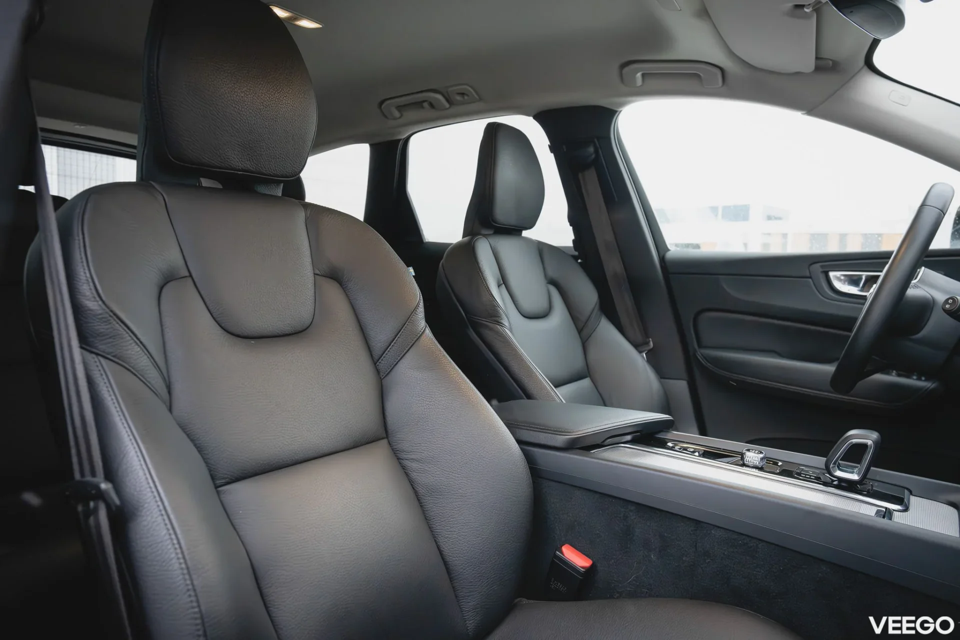 Volvo XC60 Plus Bright AWD Mild Hybrid 2 145kW