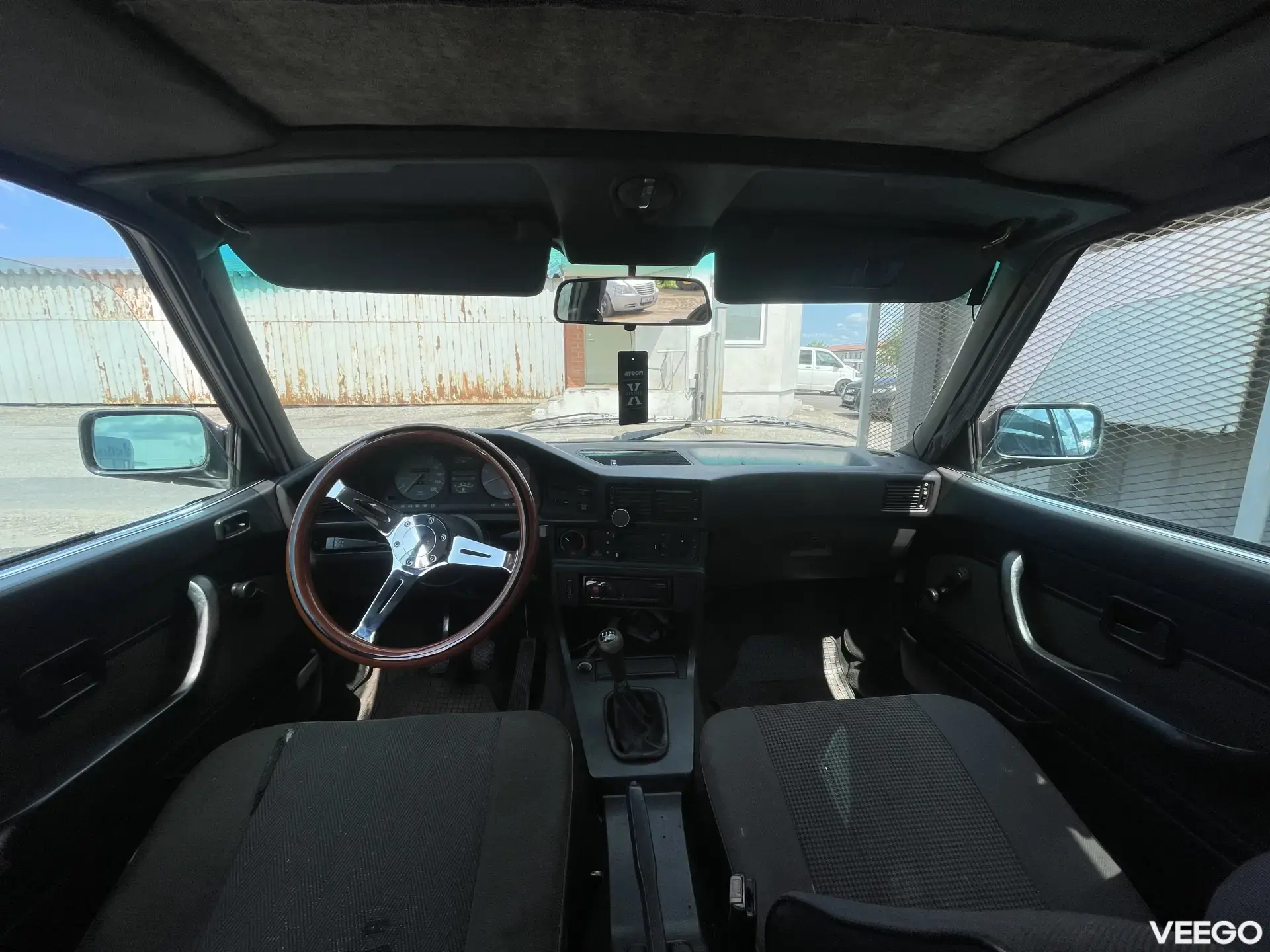 BMW 524 E28 2.4 85kW