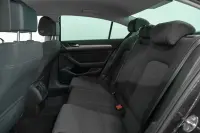 Volkswagen Passat 110kW thumbnail