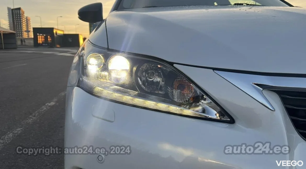 Lexus CT 200h CT 200h 1.8 73kW