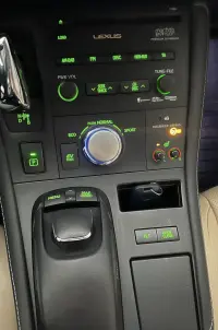 Lexus CT 200h CT 200h 1.8 73kW thumbnail