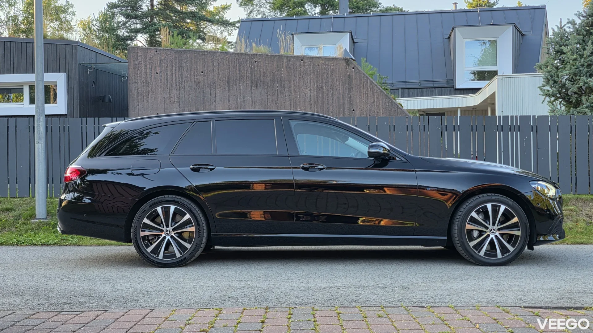 Mercedes-Benz E300 de T EQ NIGHT PACK 2.0 143kW