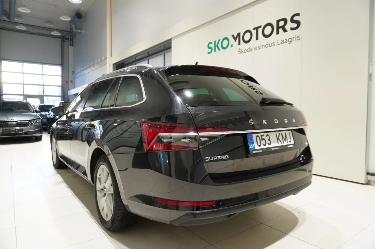 Skoda Superb ELEGANCE COMBI 4X4 2 147kW