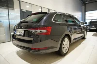 Skoda Superb ELEGANCE COMBI 4X4 2 147kW thumbnail