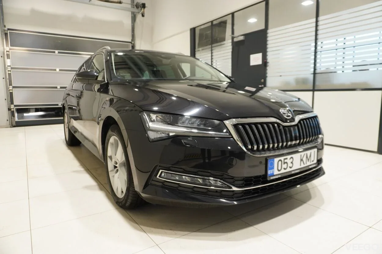 Skoda Superb ELEGANCE COMBI 4X4 2 147kW