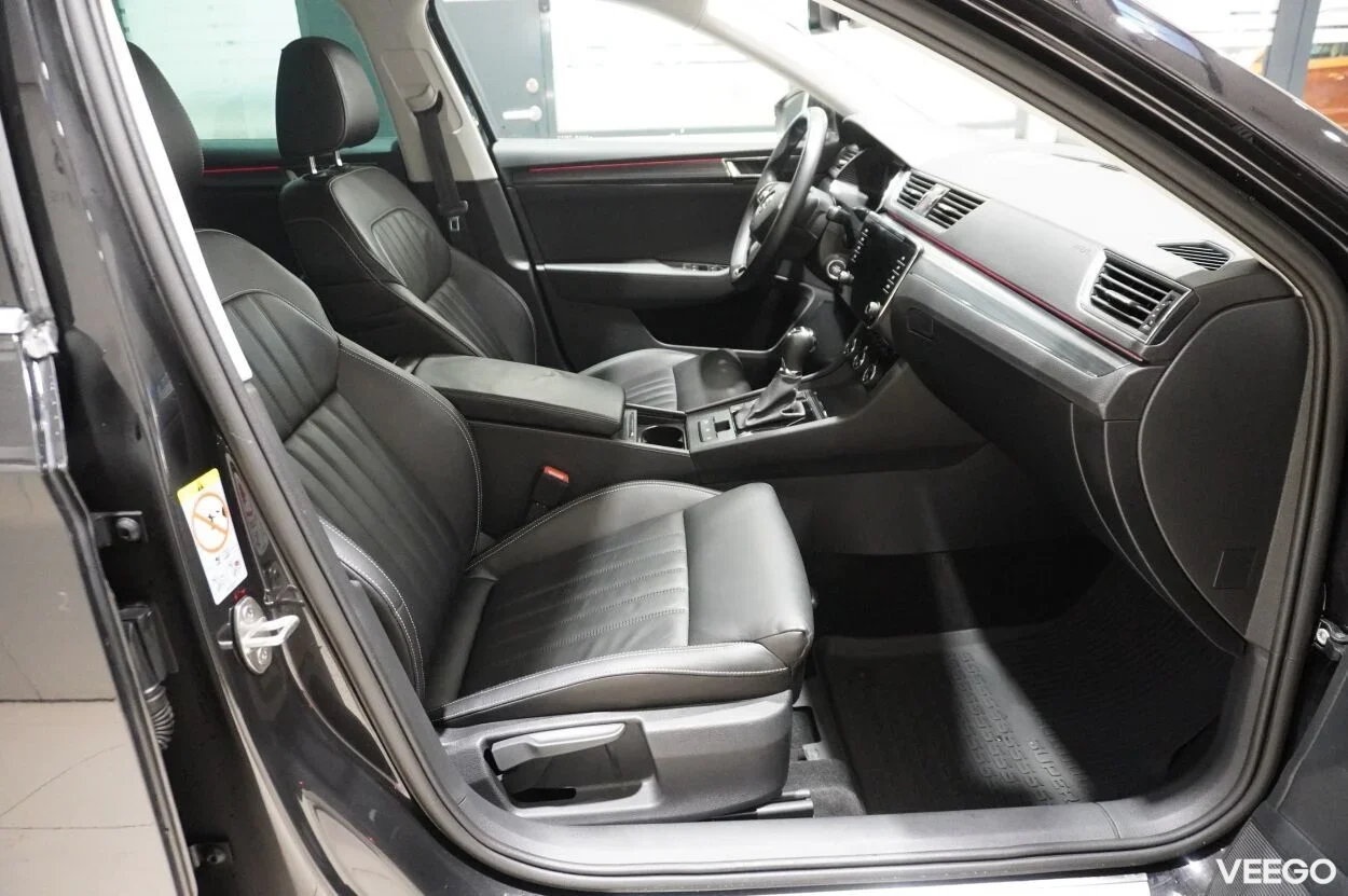 Skoda Superb ELEGANCE COMBI 4X4 2 147kW