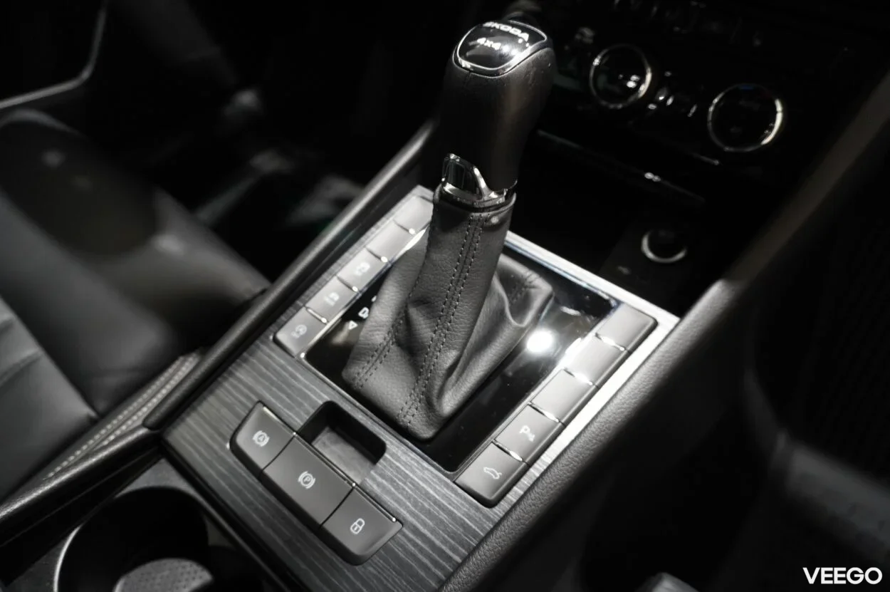 Skoda Superb ELEGANCE COMBI 4X4 2 147kW