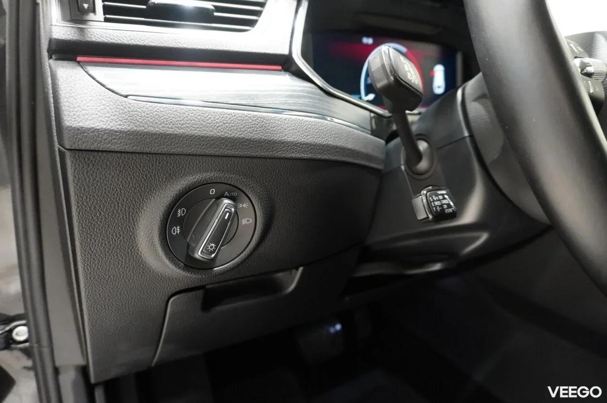 Skoda Superb ELEGANCE COMBI 4X4 2 147kW