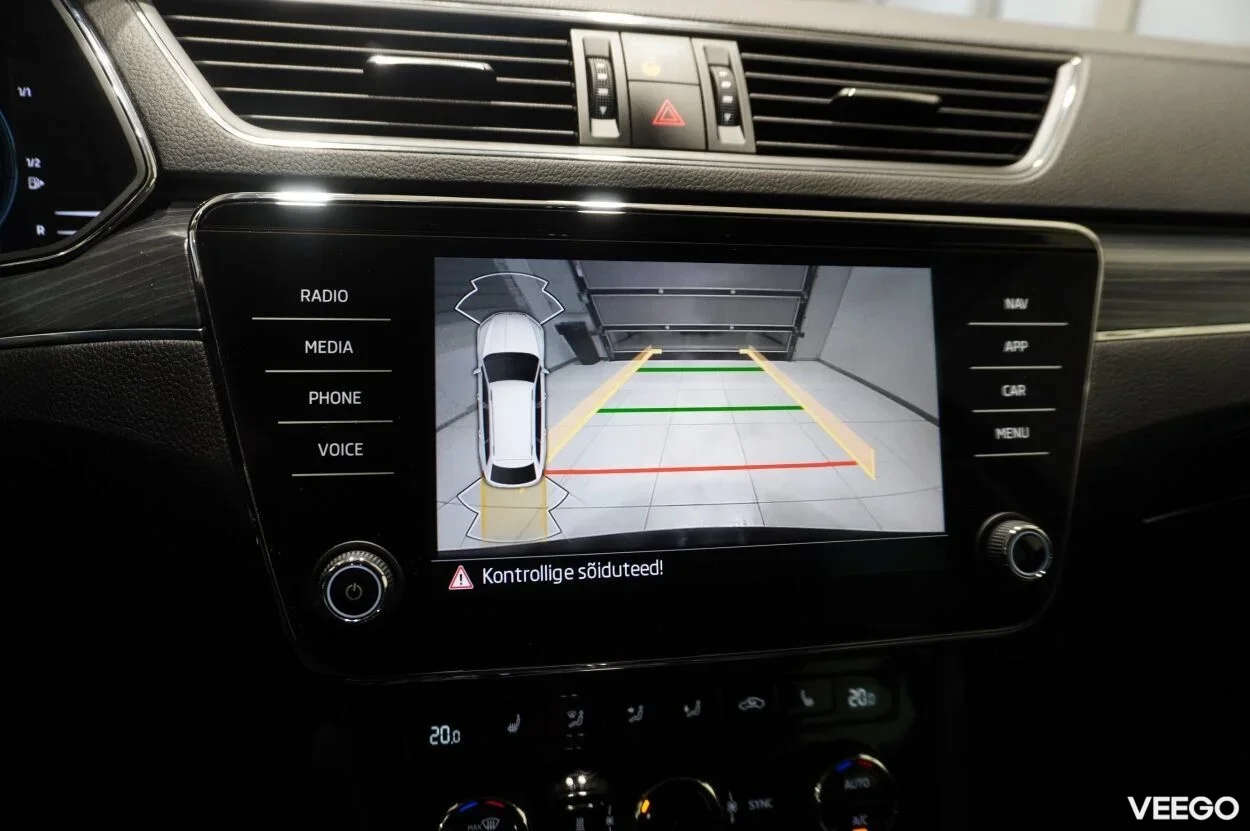 Skoda Superb ELEGANCE COMBI 4X4 2 147kW