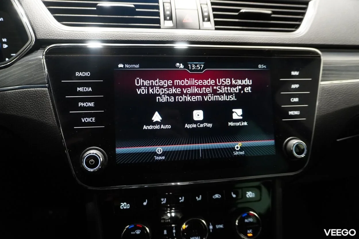 Skoda Superb ELEGANCE COMBI 4X4 2 147kW